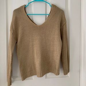 Multiple way to wear sweater